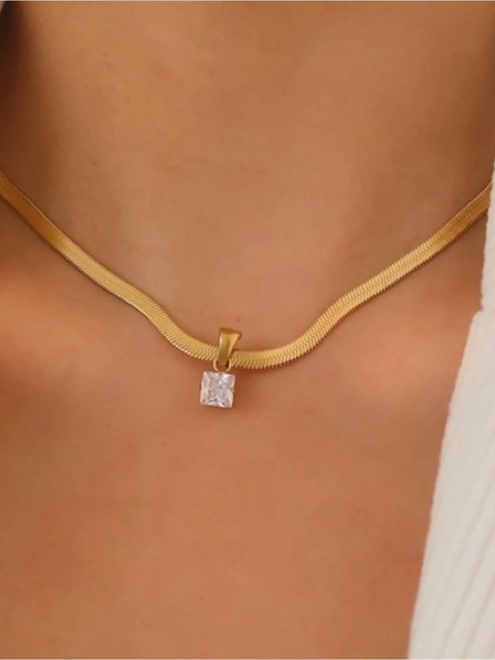 Trendy boutique 18k gold